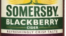 Nowy wariant smakowy Somersby Styl życia, LIFESTYLE - Na półkach sklepowych pojawił się nowy wariant napoju piwnego Somersby. W dwa lata po wprowadzeniu Somersby Apple na polski rynek do marki dołącza Somersby BLACKBERRY BEER DRINK, o wspaniałym jeżynowym smaku.