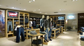OTOMI po raz kolejny dla Levi’s – tym razem w całej Europie Styl życia, LIFESTYLE - Na początku 2014 roku współpraca pomiędzy najstarszą marką oferującą odzież jeansową, a polską grupą projektową wkroczyła na nowy poziom.