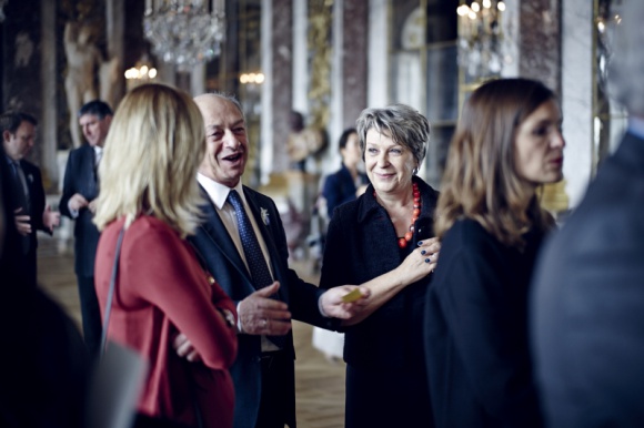 60 lat luksusu! Dr Irena Eris na obchodach jubileuszu Comité Colbert Styl życia, LIFESTYLE - W listopadzie w paryskim Wersalu odbyły się obchody 60-lecia istnienia prestiżowej organizacji Comité Colbert z udziałem przedstawicieli luksusowych marek najwyższego szczebla. Markę Dr Irena Eris, reprezentowali dr Irena Eris i Henryk Orfinger.