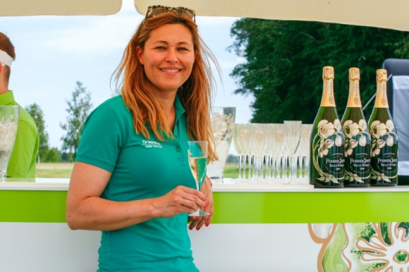 Rośnie popularność golfa w Polsce Styl życia, LIFESTYLE - Ponad sto pań zgłosiło swój udział w IX edycji wyjątkowego turnieju Dr Irena Eris Ladies’ Golf Cup. Do tej pory żaden kobiecy turniej golfa w Polsce nie cieszył się tak dużym zainteresowaniem.