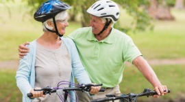 5 sportów dla seniorów Styl życia, LIFESTYLE - Możesz to robić w każdym wieku. Aktywność fizyczna to nie tylko zdrowie, lecz także kontakty towarzyskie i sprawniejszy mózg. Specjalista od geriatrii proponuje sporty najlepsze dla seniorów.