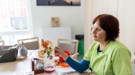 Zobacz, jak działa nowoczesne centrum seniora – Dzień Otwarty Angel Care Styl życia, LIFESTYLE - Bezpłatne konsultacje lekarskie, międzypokoleniowe warsztaty artystyczne, kurs nordic walking. To tylko kilka atrakcji przygotowanych przez Angel Care w ramach Dnia Otwartego dla seniorów i ich rodzin. Już w sobotę (15 października) od godziny 10.00. Wstęp wolny.