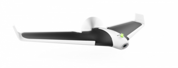 Pierwszy dron w kształcie samolotu do lotów immersyjnych Styl życia, LIFESTYLE - Parrot Disco - pierwszy dron o nieruchomych skrzydłach, zapewniający w pełni immersyjne wrażenia lotnicze.