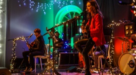 Kasia Kowalska śpiewa dla fanów Fortuny
