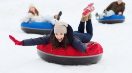 Ferie w Jeleniej Górze - jakie atrakcje? Styl życia, LIFESTYLE - Interaktywne eksponaty, snowtubing, nauka hip hopu, warsztaty cukiernicze, łyżwy. Sprawdzamy, dla których jeleniogórskich atrakcji będzie warto wyjść z domu w tegoroczne ferie, które startują już w poniedziałek.