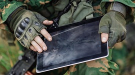 Armia matką wynalazków Styl życia, LIFESTYLE - Znajdziemy je samochodzie, biurze, a nawet kuchni – technologie, które narodziły się w wojsku, wykorzystujemy na co dzień, nawet o tym nie wiedząc. Oto 7 rozwiązań, które przeszły „do cywila”.
