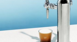Premiera kaw z nalewaka – NITRO COLD BREW w COSTA COFFEE Styl życia, LIFESTYLE - W czerwcu w kawiarniach COSTA COFFEE pojawiła się nowa propozycja dla smakoszy – COLD BREW, czyli czarna, esencjonalna kawa macerowana na zimno, która w krótkim czasie zyskała ogromne rzesze fanów.