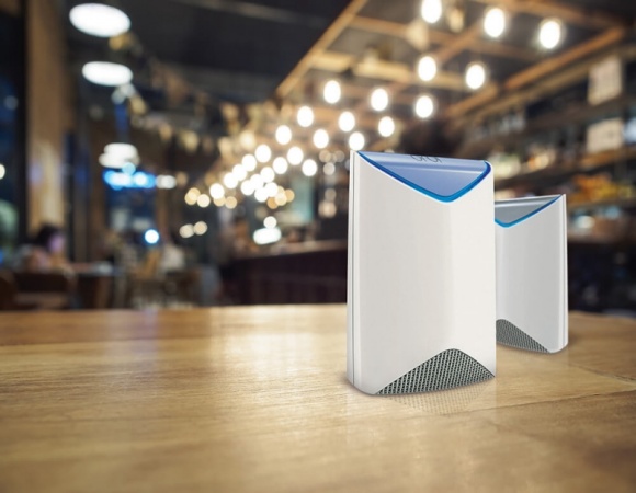 Polska premiera NETGEAR WiFi Orbi Pro Styl życia, LIFESTYLE - Od recepcji po pomieszczenia magazynowe — trójzakresowy system WiFi Orbi Pro (SRK60) zapewnia zasięg sieci WiFi AC3000 (3Gb/s) o wysokiej wydajności na powierzchni do 350 metrów kwadratowych.