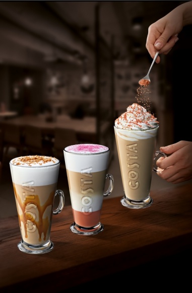 Poznaj nowe jesienne menu COSTA COFFEE – w wersji klasycznej i lodowej Styl życia, LIFESTYLE - Jesienią COSTA COFFEE przełamuje konwenanse i proponuje kawy przywodzące na myśl ciepłe dni lata. I to nie tylko za sprawą takich propozycji, jak Kokosowe latte, ale przede wszystkim serwując lodowe wersje nowych kaw!