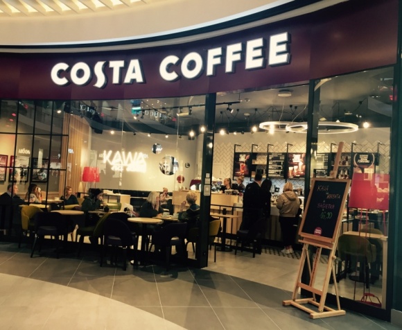 Na kawę do Serenady! – nowy lokal COSTA COFFEE w Krakowie już otwarty Styl życia, LIFESTYLE - W ubiegły piątek, 27 października br. mieszkańcy Krakowa tłumnie pojawili się na otwarciu galerii handlowej Serenada, znajdującej się w obrębie dzielnicy Mistrzejowice. Wśród najemców nowego kompleksu nie mogło zabraknąć COSTA COFFEE.