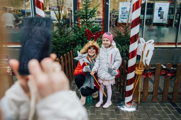 Magiczne mikołajki pełne radości z Vis à Vis Łódź Styl życia, LIFESTYLE - 6 grudnia to dzień, na który czekają wszystkie dzieci i nie tylko. Dzięki atrakcjom przygotowanym tego dnia przez centrum handlowe Vis à Vis Łódź zapamiętają go naprawdę na długo!