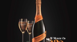 Magia świąt z Mionetto Prosecco. Styl życia, LIFESTYLE - Święta to wyjątkowy czas, na który wielu z nas czeka cały rok. Piękne dekoracje, klimatyczne światełka i padający za oknem śnieg sprawiają, że w powietrzu unosi się magia. Właśnie wtedy spotykamy najbliższych i znajdujemy czas, aby wspólnie z nimi celebrować święta.
