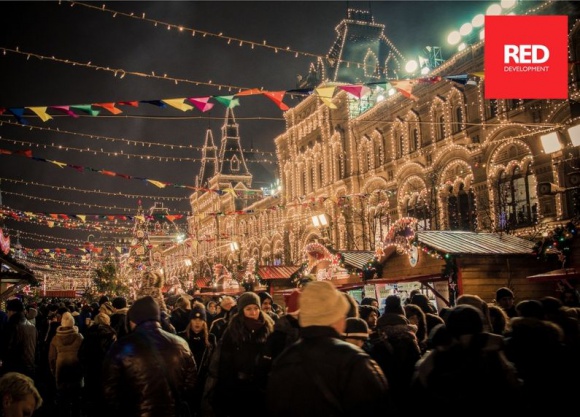 Wigilijne zwyczaje Polaków. Jak spędzamy Święta w różnych regionach Polski? Styl życia, LIFESTYLE - Choinka, prezenty od św. Mikołaja, wieczerza wigilijna złożona z dwunastu dań, wolne miejsce przy stole, opłatek, wspólne śpiewanie kolęd i pastorałek to tylko kilka ze świątecznych zwyczajów, w które obfituje polska tradycja.