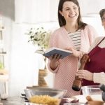 Zdrowa dieta dla babci i dziadka: Co jeść, by czuć się lepiej?