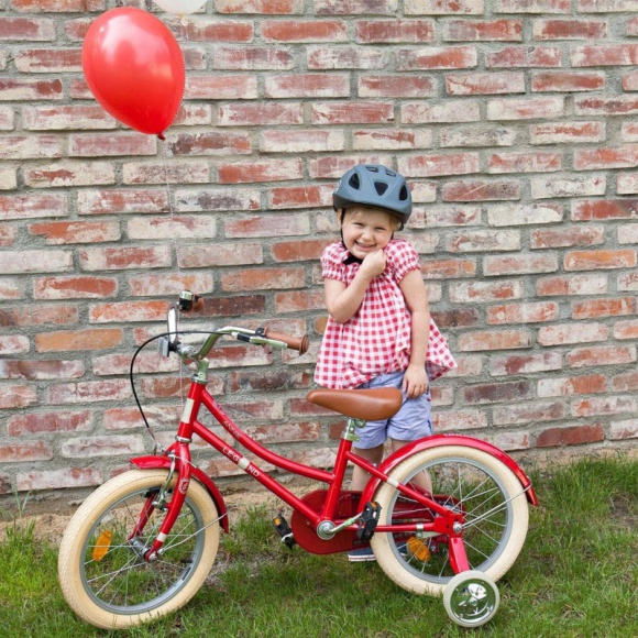 4 najczęstsze błędy przy zakupie roweru dla dziecka Styl życia, LIFESTYLE - Źle dopasowany, wybrany „na oko” pod wpływem impulsu na widok promocji w hipermarkecie lub kupiony przesadnie na zapas. Jakich błędów i dlatego powinno się wystrzegać przy wyborze roweru dla dziecka?