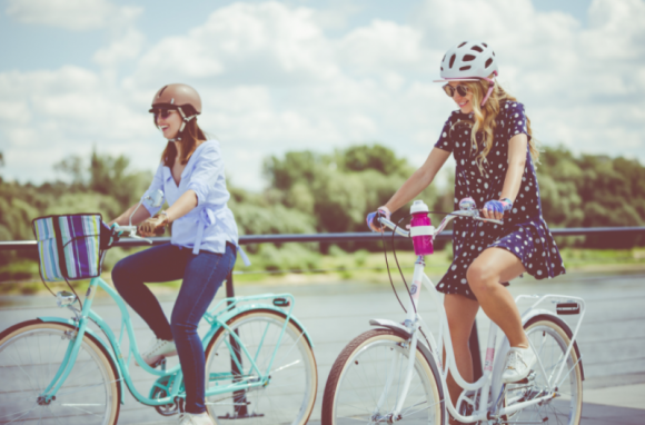 Alfabet rodzinnej wycieczki rowerowej – co ze sobą zabrać? Styl życia, LIFESTYLE - Co zabrać ze sobą w drogę na wycieczkę rowerową? Oto lista rzeczy, o których nie można zapomnieć!