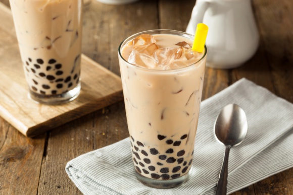 Domowe bubble tea Styl życia, LIFESTYLE - Bubble tea to napój wymyślony przez mieszkańców Tajwanu w latach 80-tych. Od niedawna zyskuje popularność w Europie.