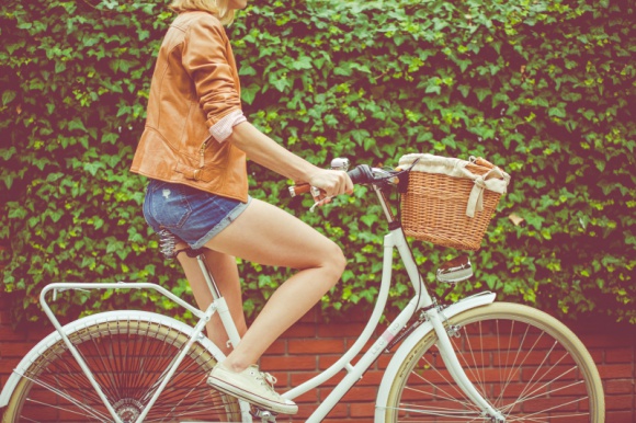 5 praktycznych sposobów na smukłe nogi w pół godziny… dziennie! Styl życia, LIFESTYLE - Nawet jeśli nie każdą z nas natura obdarzyła długimi, pięknymi nogami, to jednak istnieją sposoby, aby je wysmuklić i znacząco poprawić ich wygląd. Jakimi sposobami to osiągnąć?