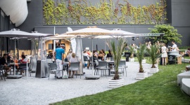 Bakalie Wrocław tym razem w OVO Wrocław Styl życia, LIFESTYLE - Projektanci z całej Polski i rzemieślnicy z Dolnego Śląska, ekologiczne dzieła i produkty, do tego warsztaty i wystawa – tak zapowiadają się wrocławskie targi Bakalie w OVO Wrocław. Na wyjątkowe wydarzenie 19 sierpnia zaprasza znana wrocławska aktorka – Aleksandra Hamkało.