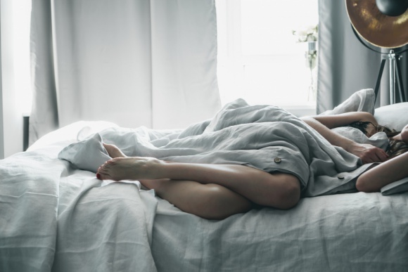 NOWOŚĆ! Len na zimowy sen – naturalna pościel od marki IL LETTO Styl życia, LIFESTYLE - Wraz z nastaniem zimowych chłodów, kiedy organizm potrzebuje więcej czasu na regenerację, warto zwrócić uwagę na jakość snu. Kluczowe znaczenie ma dobór pościeli, która zimą powinna zapewnić odpowiednią temperaturę ciała oraz zdrowy odpoczynek.