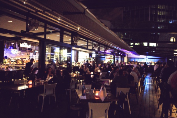 ANDRZEJKOWE SZALEŃSTWO W STIXX Bar & Grill Styl życia, LIFESTYLE - Lanie wosku, wróżby, zabawa – czyli czas na Andrzejki! Dla tych, którzy ten wieczór pragną spędzić na świetnej imprezie z wyjątkową muzyką restauracja STIXX Bar & Grill proponuje niezapomnianą noc andrzejkową już w piątek 30 listopada! Początek o 20.00. Wstęp bezpłatny!