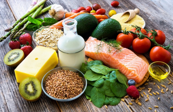 Jak się odżywiać Styl życia, LIFESTYLE - Niewielu z nas wie, że słowo „dieta” pochodzi z języka greckiego i oznacza „styl życia”. Dlatego dieta nie powinna być kojarzona jedynie z ograniczeniami i zakazami dietetycznymi.