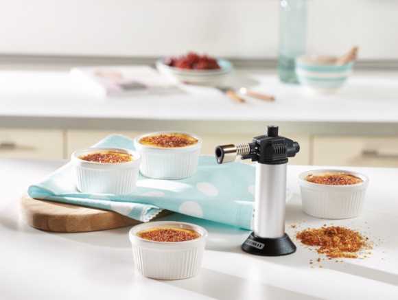 Odkryj tajemnicę francuskich deserów – perfekcyjne crème brûlée i suflet czeko