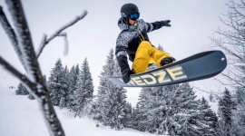Snowboardowe szaleństwo z Decathlon! Styl życia, LIFESTYLE - Zimowe szaleństwo na stoku jeszcze przed Tobą? Zajrzyj koniecznie do sklepów Decathlon, gdzie znajdziesz nową kolekcję marki Wed’ze. Niebanalne wzornictwo, styl i przede wszystkim jakość, za którą stoi pasja do sportu.