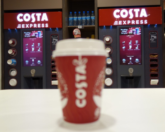Shell i Costa Coffee wprowadzają nową jakość podróżowania Styl życia, LIFESTYLE - Costa Coffee oraz stacje paliw Shell podjęły kolejny krok w rozwoju unikatowej oferty dla klientów i dostosowania jej do wymagającego rynku usług w podróży.