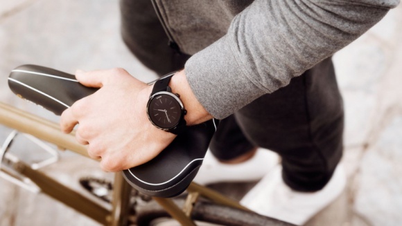 Nie forma na lato, a zdrowie na lata, czyli o co biega w zegarkach sportowych Styl życia, LIFESTYLE - Bez względu na to, czy szykujesz się do bicia rekordów życiowych w kolejnych zawodach sportowych, czy dopiero rozpoczynasz aktywność fizyczną, by zrzucić dodatkowe kilogramy – przyda Ci się sprzęt, który dokładnie zmierzy Twoje wyniki.