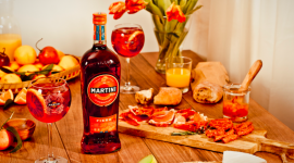 Wermut Martini Fiero Nowy włoski smak lata z czerwoną pomarańczą! Styl życia, LIFESTYLE - Martini Fiero to nowość wśród wermutów! Nowy smak, którego wyróżnikiem jest dodatek czerwonej pomarańczy, został stworzony z myślą o aperitivo
