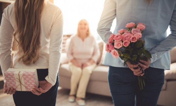 Ile mam, tyle charakterów. Jak docenisz swoją w Dzień Matki? Styl życia, LIFESTYLE - Roztargnienie i porządek, bujanie w chmurach i mocne stąpanie po ziemi. Często mamy łączą w swoim charakterze wiele sprzecznych cech, dzięki czemu są tak wyjątkowe i jedyne w swoim rodzaju!