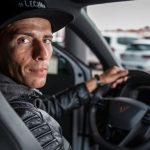 Ultratriathlonista Robert Karaś pierwszym Partnerem marki CUPRA