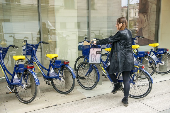 Rekordowe 2 miliony wypożyczeń rowerów miejskich Wavelo Styl życia, LIFESTYLE - W pierwszej połowie czerwca padł kolejny rekord dotyczący rowerów miejskich Wavelo – zanotowana została okrągła liczba 2 milionów wypożyczeń. Wavelowicze przejechali do tej pory ponad 7,5 miliona kilometrów. To oznacza, że mogliby okrążyć Planty ponad 1,8 miliona razy.