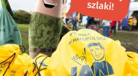 Czyste Tatry z Janem Niezbędnym po raz ósmy! Styl życia, LIFESTYLE - Już 26 i 27 lipca setki wolontariuszy pod przewodnictwem Jana Niezbędnego spotkają się w Zakopanem, aby razem wyruszyć na górskie szlaki i zadbać o nasze najcenniejsze bogactwo narodowe – Tatry.