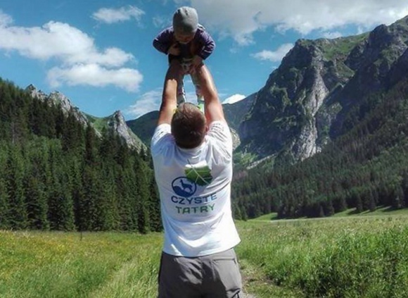 Inspirujący weekend w górach dla najmłodszych Czyste Tatry 2019 Styl życia, LIFESTYLE - Niezapomniany weekend spędzony na tatrzańskich szlakach, sportowe wyzwania, gry i konkursy, warsztaty edukacyjne, a do tego ogromna porcja ekologicznej wiedzy – takie atrakcje czekają 26 i 27 lipca w Zakopanem na rodziny z dziećmi podczas finału Czystych Tatr.