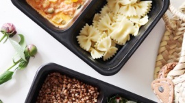 Catering dietetyczny to nie tylko „warszawka” Styl życia, LIFESTYLE - Dieta pudełkowa nie kojarzy się już z ekskluzywną usługą dla bogatych mieszkańców stolicy.