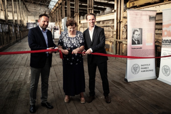 Suwnica Anny Walentynowicz w Stoczni Cesarskiej dostępna dla zwiedzających. Styl życia, LIFESTYLE - Stocznia Cesarska Development otworzył dla zwiedzających przestrzeni budynku 42A i umożliwił dostęp do suwnicy, na której pracowała.