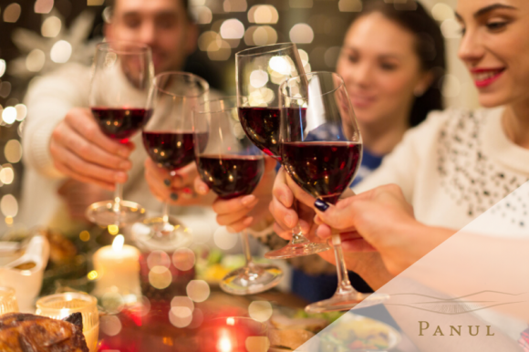 Najwspanialszy czas w roku. Rady od PANUL Styl życia, LIFESTYLE - Andy Williams w piosence ,,It’s the most wonderful time of the year’’ śpiewa jakim to wspaniałym czasem są święta Bożego Narodzenia. Ten magiczny moment zbliża się wielkimi krokami. O czym warto pamiętać przygotowując wigilijną kolację? Poniżej kilka rad od PANUL.