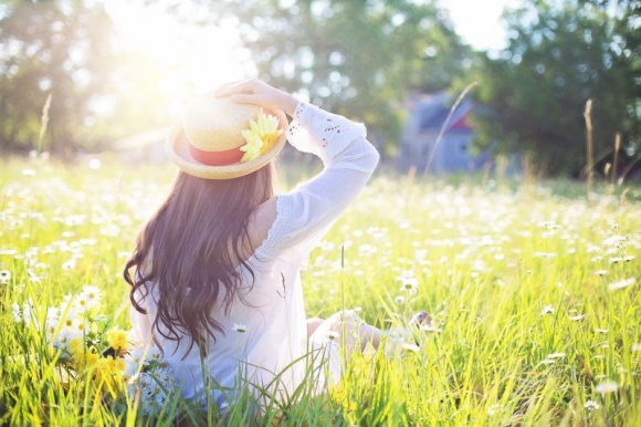 Gotowa na zmiany? 3 kroki do przywitania wiosny w świetnej formie Styl życia, LIFESTYLE - Sezon zimowy zazwyczaj żegnamy z obniżonym nastrojem, nadprogramowymi kilogramami, przesuszoną skórą i… mocnym postanowieniem zmian. Podpowiadamy jakie nawyki wprowadzić do swojego życia, aby poprawić kondycję i samopoczucie.