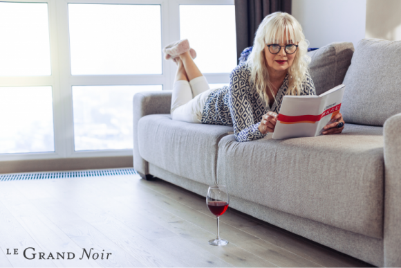 #ZOSTAŃWDOMU i bądź sobą Styl życia, LIFESTYLE - Pojęcie „bycia sobą” jest niejednoznaczne i bardzo pojemne. Z badań zleconych przez markę Le Grand Noir wynika, że dla wielu badanych bycie sobą oznacza życie według własnych zasad.