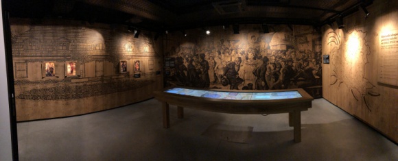 Polacy czasów Konstytucji 3 maja oczami przewodników Muzeum Polskiej Wódki Styl życia, LIFESTYLE - Jacy byli osiemnastowieczni Polacy? Czemu tak bardzo pragnęli reform? I w końcu – jaki toast mogli wznieść na cześć uchwalenia Konstytucji 3 maja? Tło społeczne oraz obyczaje Polaków doby schyłku Rzeczypospolitej Obojga Narodów nakreślają przewodnicy Muzeum Polskiej Wódki.