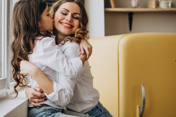 Jak zorganizować idealny Dzień Matki? Styl życia, LIFESTYLE - 26 maja to w Polsce niezwykły dzień i z tej okazji warto zorganizować dla mam coś naprawdę wyjątkowego. Pokażmy im, jak bardzo są dla nas ważne i przygotujmy prezent od serca!