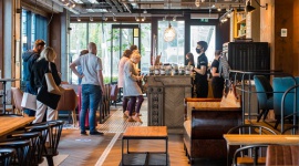 Green Caffè Nero z nową kawiarnią, w której tradycja spotyka nowoczesność Styl życia, LIFESTYLE - Najnowszy lokal Green Caffè Nero właśnie został otwarty w biurowcu Generation Park na warszawskiej Woli przy stacji metra Rondo Daszyńskiego.