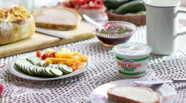 Pół żartem, pół serio – 30 grudnia Dzień Serka Wiejskiego