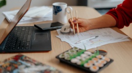 Pudełkowa wigilia dla pracownika Styl życia, LIFESTYLE - Brak zamówień na bożonarodzeniowy catering dla firm, to kolejny cios w branżę gastro.