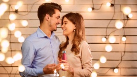 Idealny prezent na walentynki Styl życia, LIFESTYLE - Wielkimi krokami zbliżają się Walentynki. To wyjątkowy dzień, w którym na różne sposoby możemy pokazać bliskiej osobie, że jest dla nas ważna.