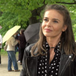 Edyta Herbuś i Tomasz Barański prowadzą zajęcia taneczne do muzyki Mozarta. Warsztaty odbywają się co sobotę w ogrodzie Saskim w Warszawie