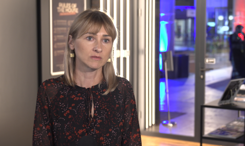Hybrydowa formuła może zdominować rynek konferencji i spotkań również po pandemii. Do nowych realiów przekonali się zarówno organizatorzy, jak i dziennikarze